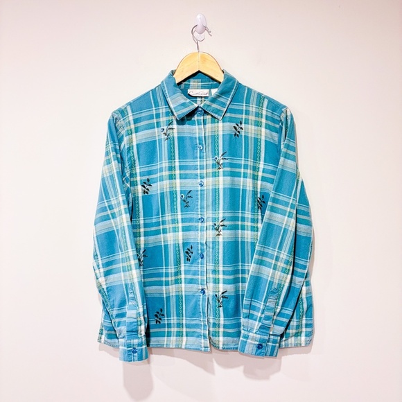 Caroll Reed Tops - CAROLL REED Vintage green plaid shirt with embroidered leaves